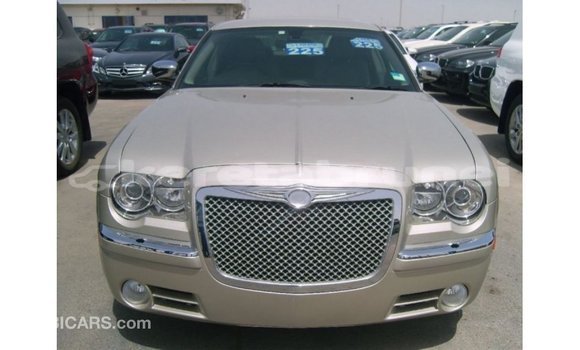 Buy Import Chrysler 300 Beige Car in Import - Dubai in Belait Buy Import Chrysler 300 Beige Car in Import - Dubai in Belait