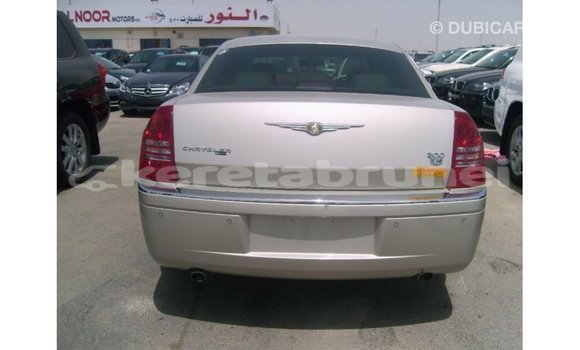 Buy Import Chrysler 300 Beige Car in Import - Dubai in Belait Buy Import Chrysler 300 Beige Car in Import - Dubai in Belait