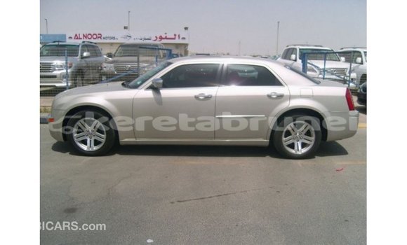Buy Import Chrysler 300 Beige Car in Import - Dubai in Belait Buy Import Chrysler 300 Beige Car in Import - Dubai in Belait