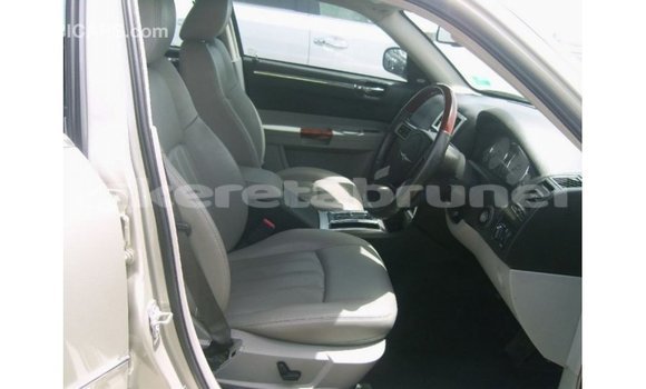 Buy Import Chrysler 300 Beige Car in Import - Dubai in Belait Buy Import Chrysler 300 Beige Car in Import - Dubai in Belait