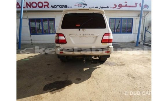 Buy Import Toyota Land Cruiser White Car in Import - Dubai in Belait Buy Import Toyota Land Cruiser White Car in Import - Dubai in Belait
