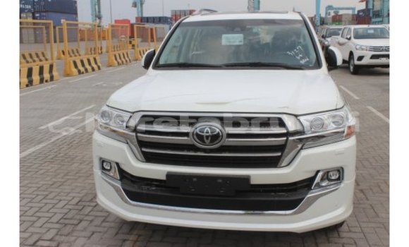 Buy Import Toyota Land Cruiser White Car in Import - Dubai in Belait Buy Import Toyota Land Cruiser White Car in Import - Dubai in Belait