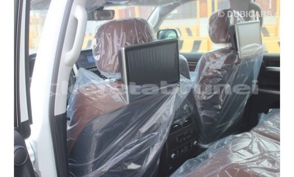 Buy Import Toyota Land Cruiser White Car in Import - Dubai in Belait Buy Import Toyota Land Cruiser White Car in Import - Dubai in Belait