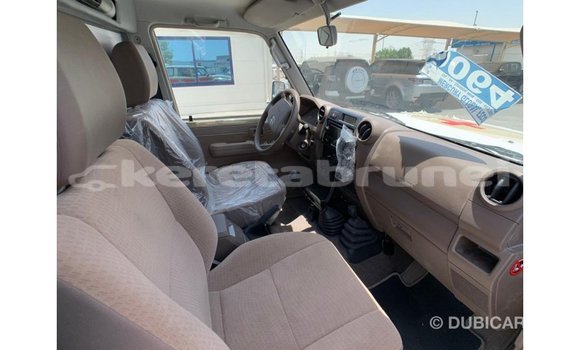 Buy Import Toyota Land Cruiser Beige Car in Import - Dubai in Belait Buy Import Toyota Land Cruiser Beige Car in Import - Dubai in Belait