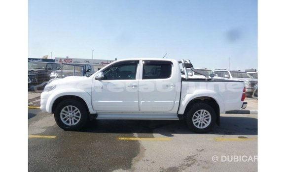 Buy Import Toyota Hilux White Car in Import - Dubai in Belait Buy Import Toyota Hilux White Car in Import - Dubai in Belait