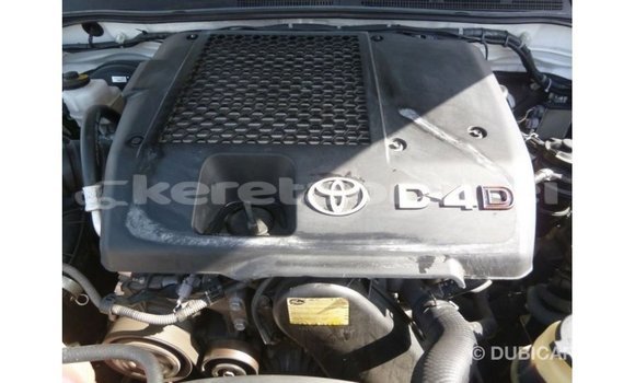 Buy Import Toyota Hilux White Car in Import - Dubai in Belait Buy Import Toyota Hilux White Car in Import - Dubai in Belait