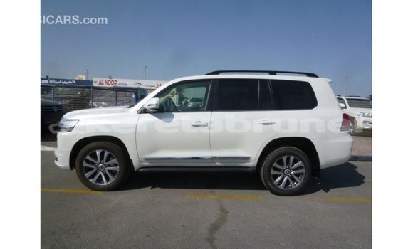 Buy Import Toyota Land Cruiser White Car in Import - Dubai in Belait Buy Import Toyota Land Cruiser White Car in Import - Dubai in Belait