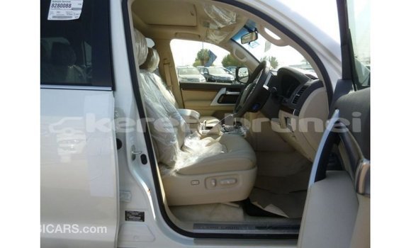 Buy Import Toyota Land Cruiser White Car in Import - Dubai in Belait Buy Import Toyota Land Cruiser White Car in Import - Dubai in Belait