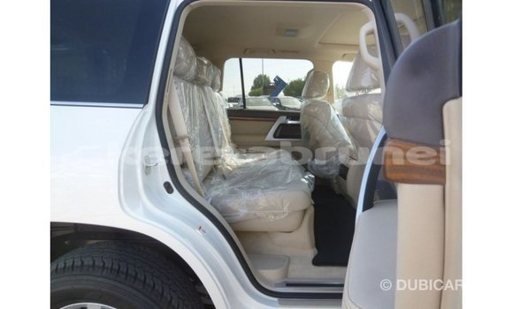 Buy Import Toyota Land Cruiser White Car in Import - Dubai in Belait Buy Import Toyota Land Cruiser White Car in Import - Dubai in Belait