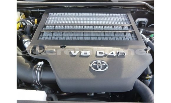 Buy Import Toyota Land Cruiser White Car in Import - Dubai in Belait Buy Import Toyota Land Cruiser White Car in Import - Dubai in Belait