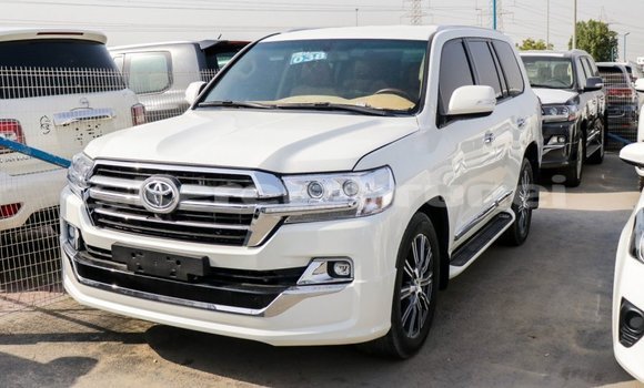 Buy Import Toyota Land Cruiser White Car in Import - Dubai in Belait Buy Import Toyota Land Cruiser White Car in Import - Dubai in Belait