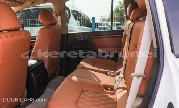 Buy Import Toyota Land Cruiser White Car in Import - Dubai in Belait Buy Import Toyota Land Cruiser White Car in Import - Dubai in Belait
