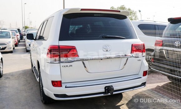 Buy Import Toyota Land Cruiser White Car in Import - Dubai in Belait Buy Import Toyota Land Cruiser White Car in Import - Dubai in Belait