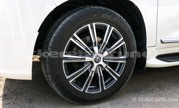 Buy Import Toyota Land Cruiser White Car in Import - Dubai in Belait Buy Import Toyota Land Cruiser White Car in Import - Dubai in Belait