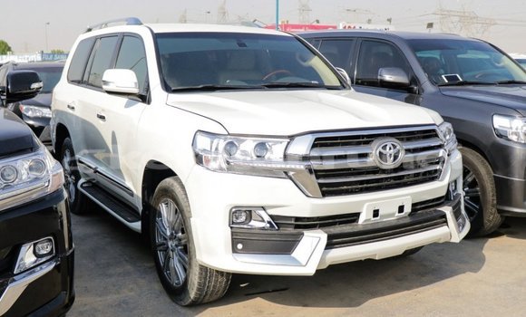 Buy Import Toyota Land Cruiser White Car in Import - Dubai in Belait Buy Import Toyota Land Cruiser White Car in Import - Dubai in Belait