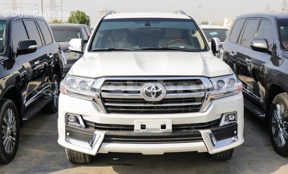 Buy Import Toyota Land Cruiser White Car in Import - Dubai in Belait Buy Import Toyota Land Cruiser White Car in Import - Dubai in Belait