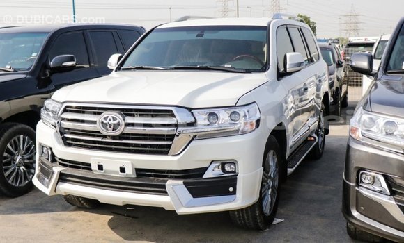 Buy Import Toyota Land Cruiser White Car in Import - Dubai in Belait Buy Import Toyota Land Cruiser White Car in Import - Dubai in Belait