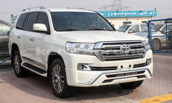 Buy Import Toyota Land Cruiser White Car in Import - Dubai in Belait Buy Import Toyota Land Cruiser White Car in Import - Dubai in Belait