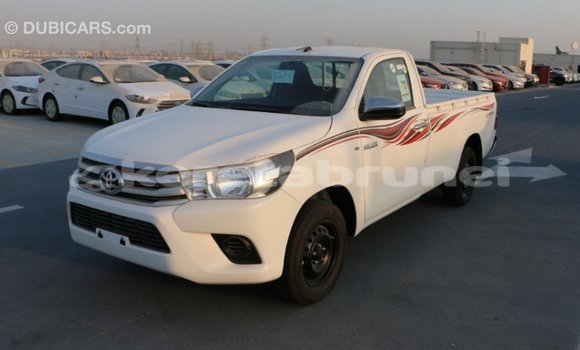 Buy Import Toyota Hilux White Car in Import - Dubai in Belait Buy Import Toyota Hilux White Car in Import - Dubai in Belait
