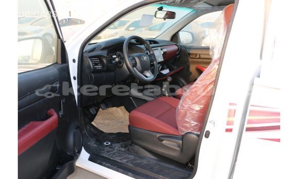 Buy Import Toyota Hilux White Car in Import - Dubai in Belait Buy Import Toyota Hilux White Car in Import - Dubai in Belait