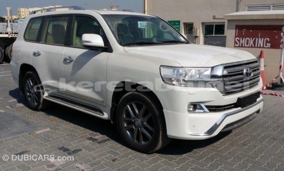 Buy Import Toyota Land Cruiser White Car in Import - Dubai in Belait Buy Import Toyota Land Cruiser White Car in Import - Dubai in Belait
