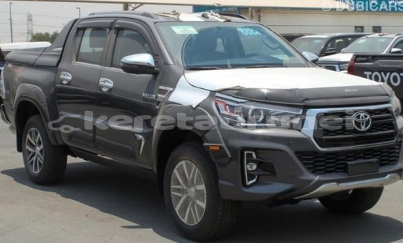 Buy Import Toyota Hilux Other Car in Import - Dubai in Belait Buy Import Toyota Hilux Other Car in Import - Dubai in Belait