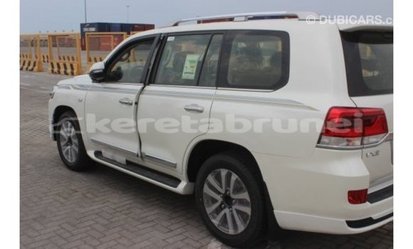 Buy Import Toyota Land Cruiser White Car in Import - Dubai in Belait Buy Import Toyota Land Cruiser White Car in Import - Dubai in Belait