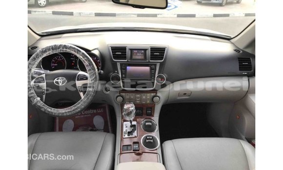 Buy Import Toyota Highlander Other Car in Import - Dubai in Belait Buy Import Toyota Highlander Other Car in Import - Dubai in Belait