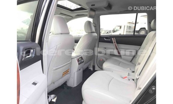 Buy Import Toyota Highlander Black Car in Import - Dubai in Belait Buy Import Toyota Highlander Black Car in Import - Dubai in Belait