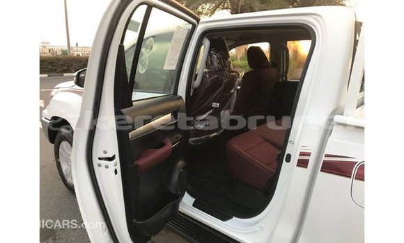 Buy Import Toyota Hilux White Car in Import - Dubai in Belait Buy Import Toyota Hilux White Car in Import - Dubai in Belait