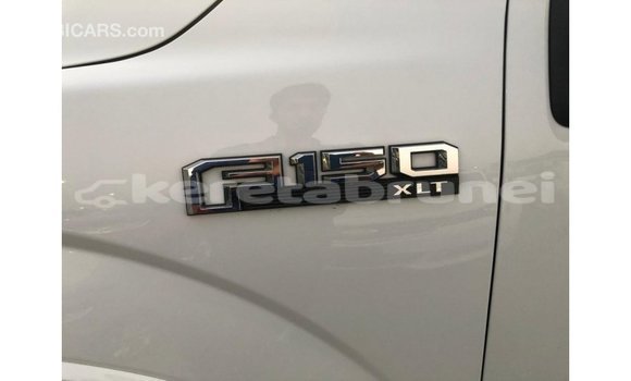 Buy Import Ford V8 White Car in Import - Dubai in Belait Buy Import Ford V8 White Car in Import - Dubai in Belait
