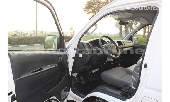 Buy Import Toyota Hiace White Car in Import - Dubai in Belait Buy Import Toyota Hiace White Car in Import - Dubai in Belait