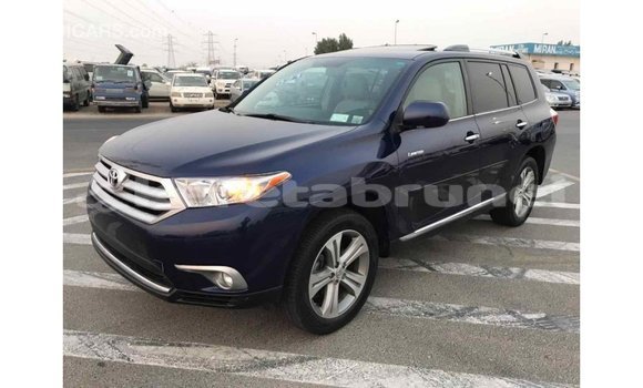 Buy Import Toyota Highlander Blue Car in Import - Dubai in Belait Buy Import Toyota Highlander Blue Car in Import - Dubai in Belait