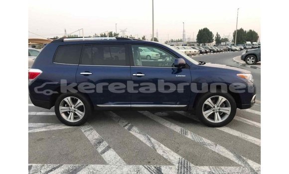 Buy Import Toyota Highlander Blue Car in Import - Dubai in Belait Buy Import Toyota Highlander Blue Car in Import - Dubai in Belait