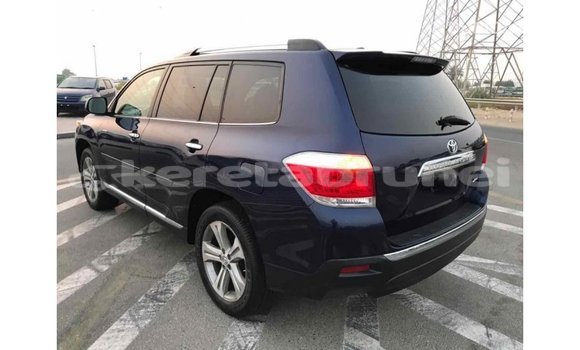Buy Import Toyota Highlander Blue Car in Import - Dubai in Belait Buy Import Toyota Highlander Blue Car in Import - Dubai in Belait
