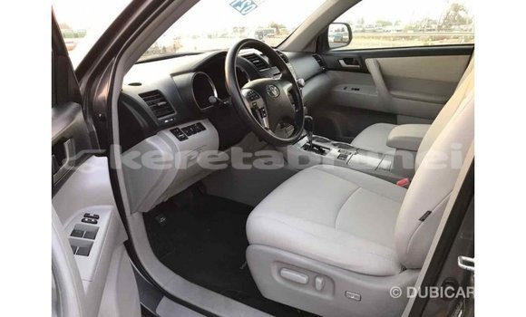 Buy Import Toyota Highlander Other Car in Import - Dubai in Belait Buy Import Toyota Highlander Other Car in Import - Dubai in Belait