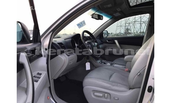 Buy Import Toyota Highlander Other Car in Import - Dubai in Belait Buy Import Toyota Highlander Other Car in Import - Dubai in Belait