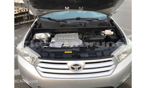 Buy Import Toyota Highlander Other Car in Import - Dubai in Belait Buy Import Toyota Highlander Other Car in Import - Dubai in Belait
