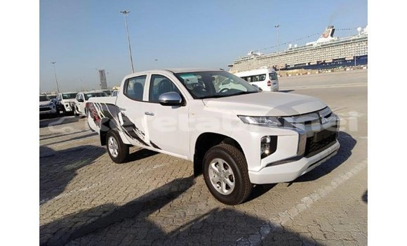Buy Import Mitsubishi L200 White Car in Import - Dubai in Belait Buy Import Mitsubishi L200 White Car in Import - Dubai in Belait