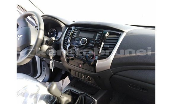 Buy Import Mitsubishi L200 White Car in Import - Dubai in Belait Buy Import Mitsubishi L200 White Car in Import - Dubai in Belait