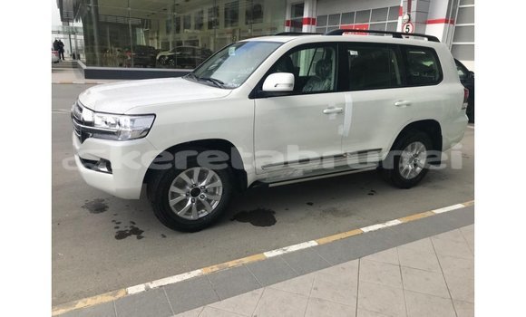 Buy Import Toyota Land Cruiser White Car in Import - Dubai in Belait Buy Import Toyota Land Cruiser White Car in Import - Dubai in Belait