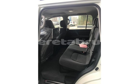 Buy Import Toyota Land Cruiser White Car in Import - Dubai in Belait Buy Import Toyota Land Cruiser White Car in Import - Dubai in Belait