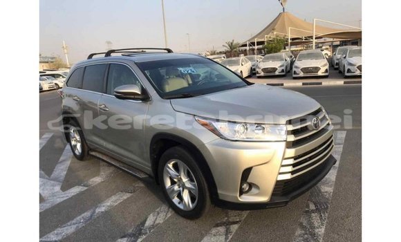 Buy Import Toyota Highlander Beige Car in Import - Dubai in Belait Buy Import Toyota Highlander Beige Car in Import - Dubai in Belait