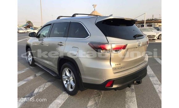 Buy Import Toyota Highlander Beige Car in Import - Dubai in Belait Buy Import Toyota Highlander Beige Car in Import - Dubai in Belait