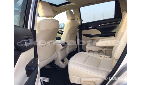 Buy Import Toyota Highlander Beige Car in Import - Dubai in Belait Buy Import Toyota Highlander Beige Car in Import - Dubai in Belait