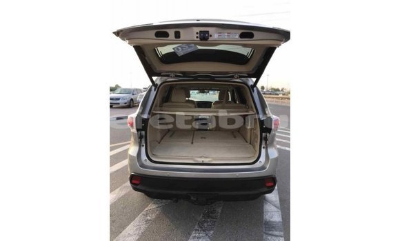 Buy Import Toyota Highlander Beige Car in Import - Dubai in Belait Buy Import Toyota Highlander Beige Car in Import - Dubai in Belait