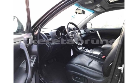 Buy Import Toyota Highlander Black Car in Import - Dubai in Belait Buy Import Toyota Highlander Black Car in Import - Dubai in Belait