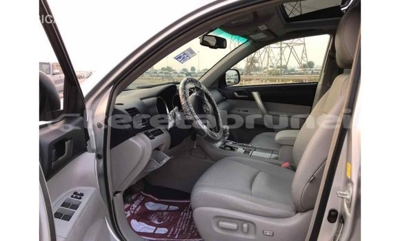 Buy Import Toyota Highlander Other Car in Import - Dubai in Belait Buy Import Toyota Highlander Other Car in Import - Dubai in Belait