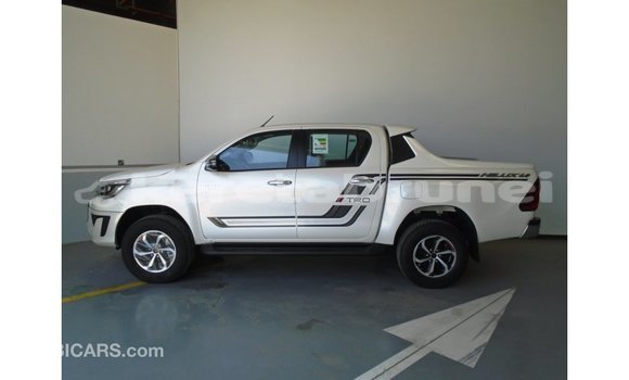 Buy Import Toyota Hilux White Car in Import - Dubai in Belait Buy Import Toyota Hilux White Car in Import - Dubai in Belait
