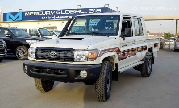 Buy Import Toyota Land Cruiser Beige Car in Import - Dubai in Belait Buy Import Toyota Land Cruiser Beige Car in Import - Dubai in Belait